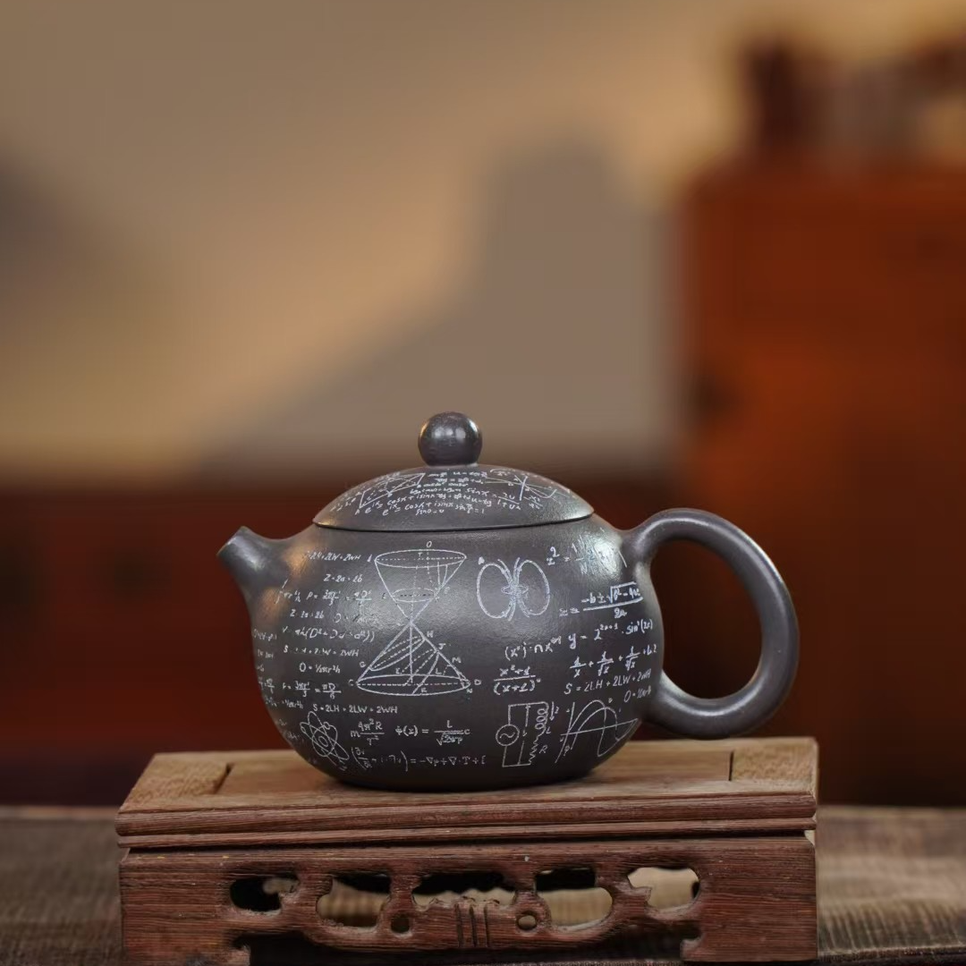 宜兴紫砂 | 天青泥刻绘微积分西施紫砂壶