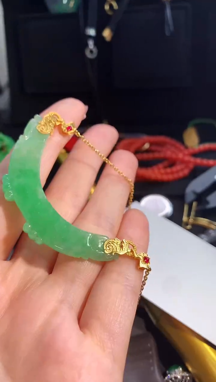 【闪购商品】翡翠颈饰18K金镶嵌吊坠 一体链