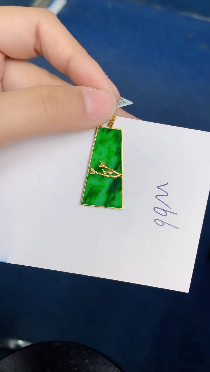 【闪购商品】翡翠颈饰18K金镶嵌0000000000