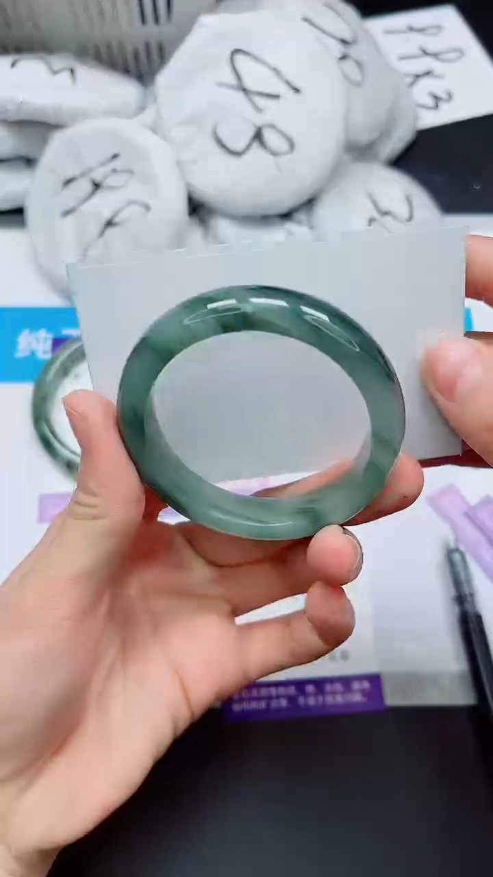 【闪购商品】石英质玉手镯未镶嵌53