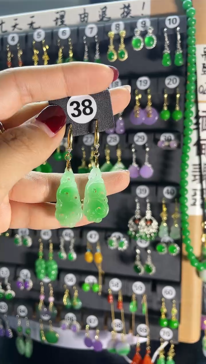 【闪购商品】翡翠耳饰银S925镶嵌38...