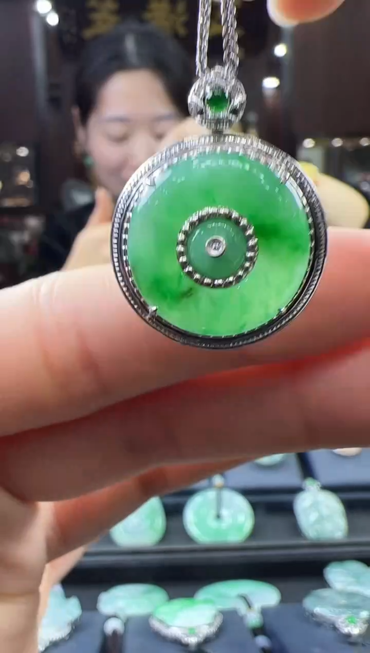 【闪购商品】翡翠挂件18K金镶嵌平安扣不含链