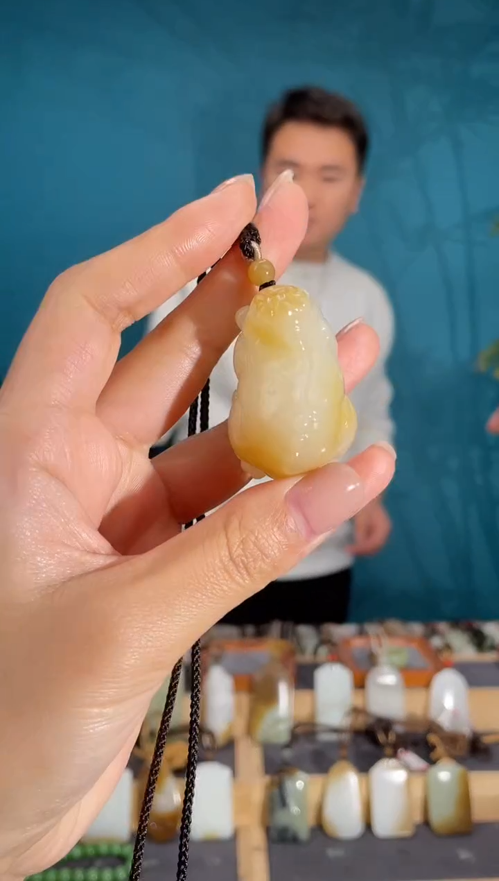 颈饰未镶嵌和田玉1