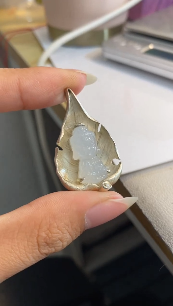 【闪购商品】翡翠颈饰未镶嵌不动明王宝宝佛