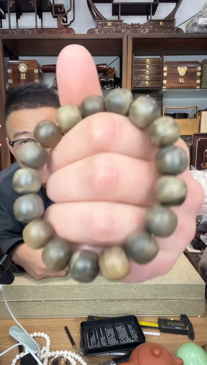 乌木类书架670老山檀阴沉1213老型单圈手串   瑕疵