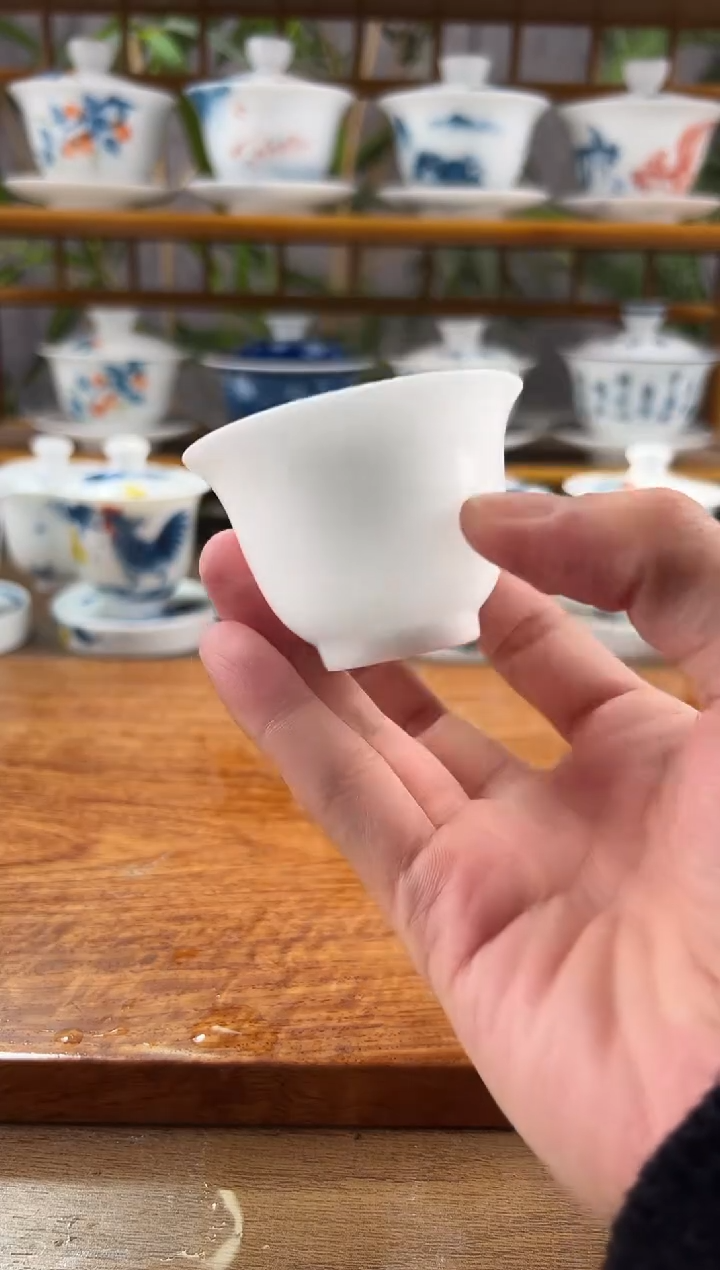 【闪购商品】高冰纯白品香杯1个