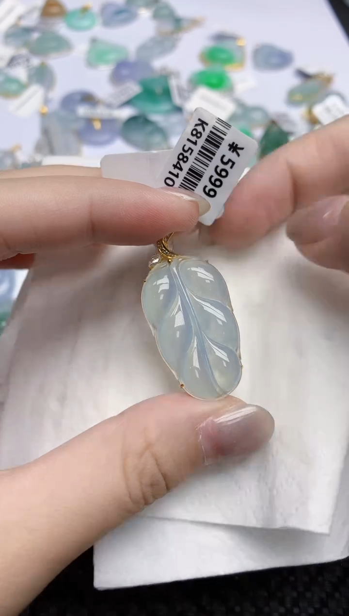 【闪购商品】翡翠颈饰18K金镶嵌天然翡翠A货