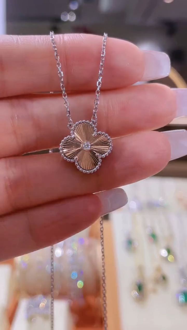 【闪购商品】钻石颈饰18K金镶嵌项链