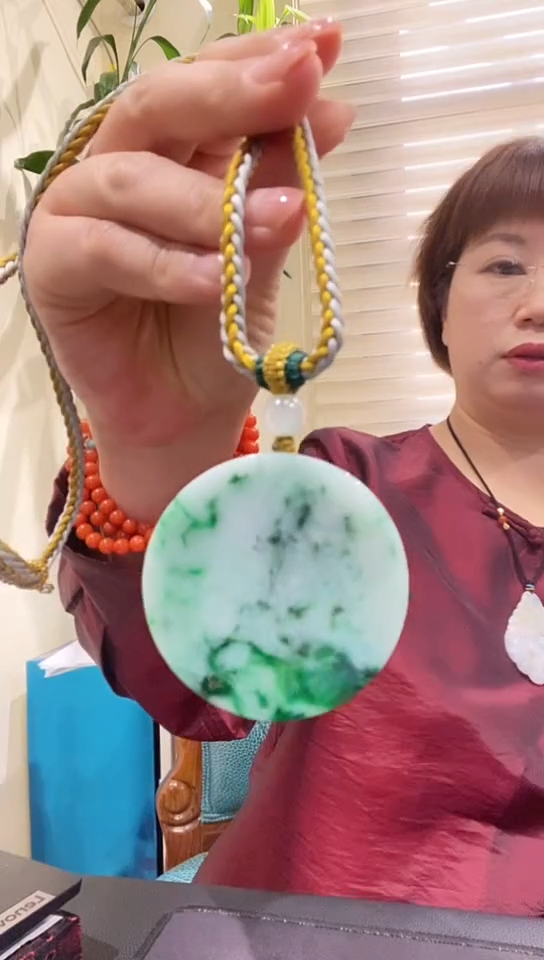 翡翠未镶嵌颈饰吊坠