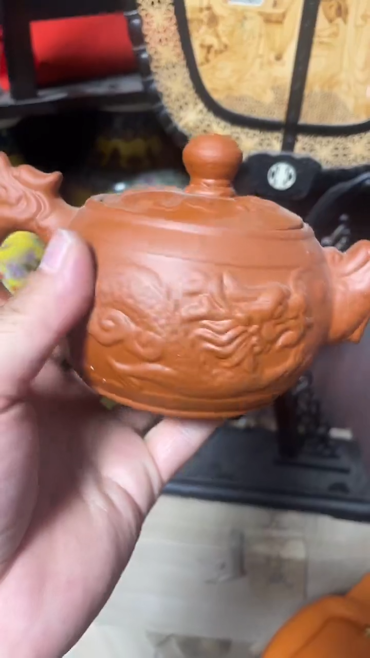 琥珀未镶嵌手镯摆件---------（墨序甄选）