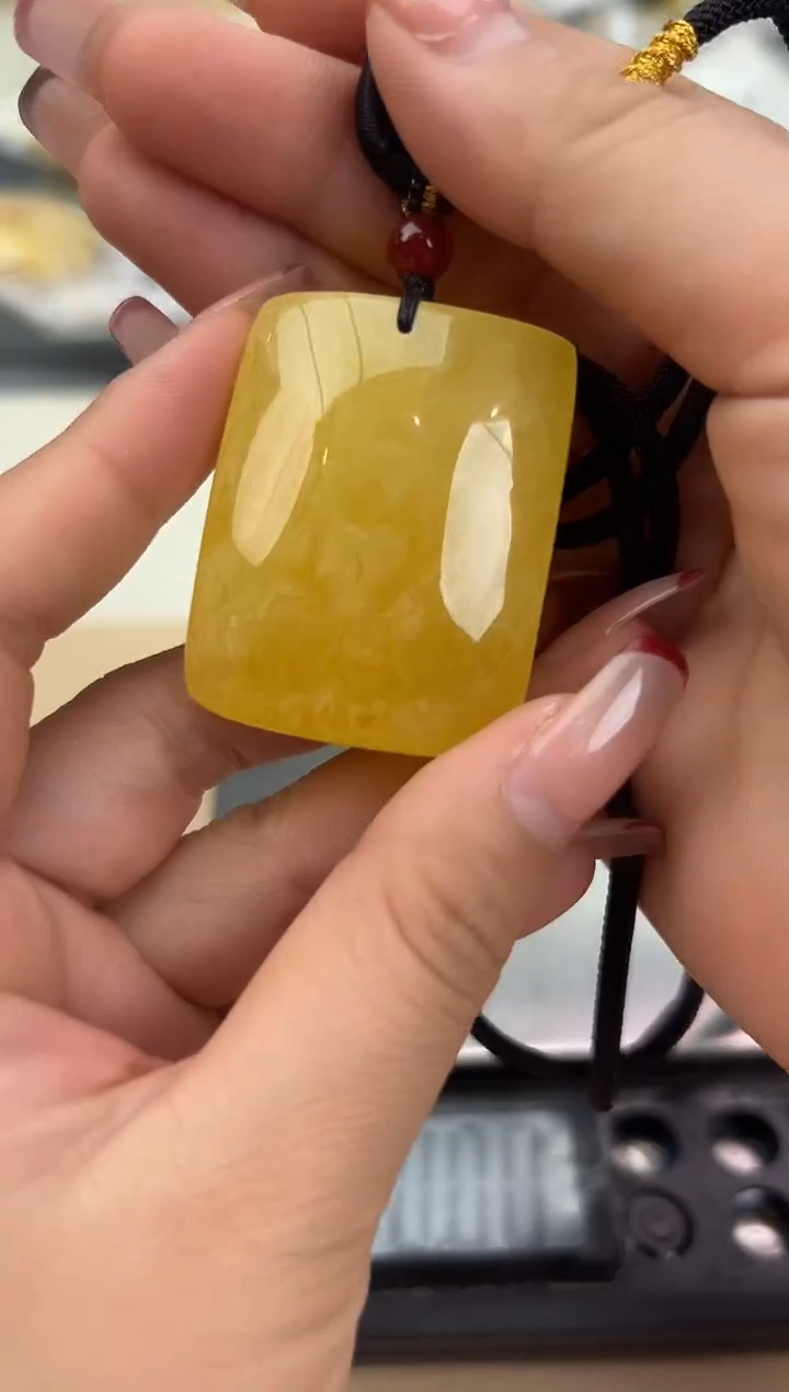 【闪购商品】琥珀裸石未镶嵌蜜蜡吊坠