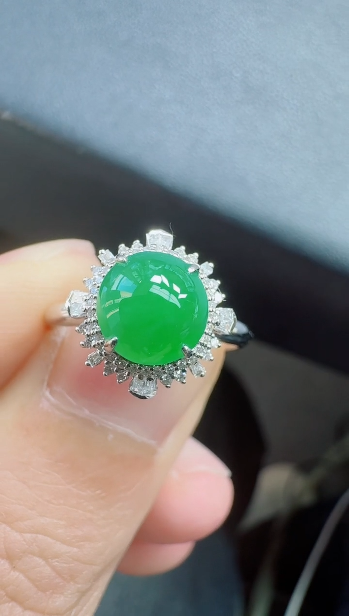 18K金镶嵌戒指翡翠寄售回流，不退不换