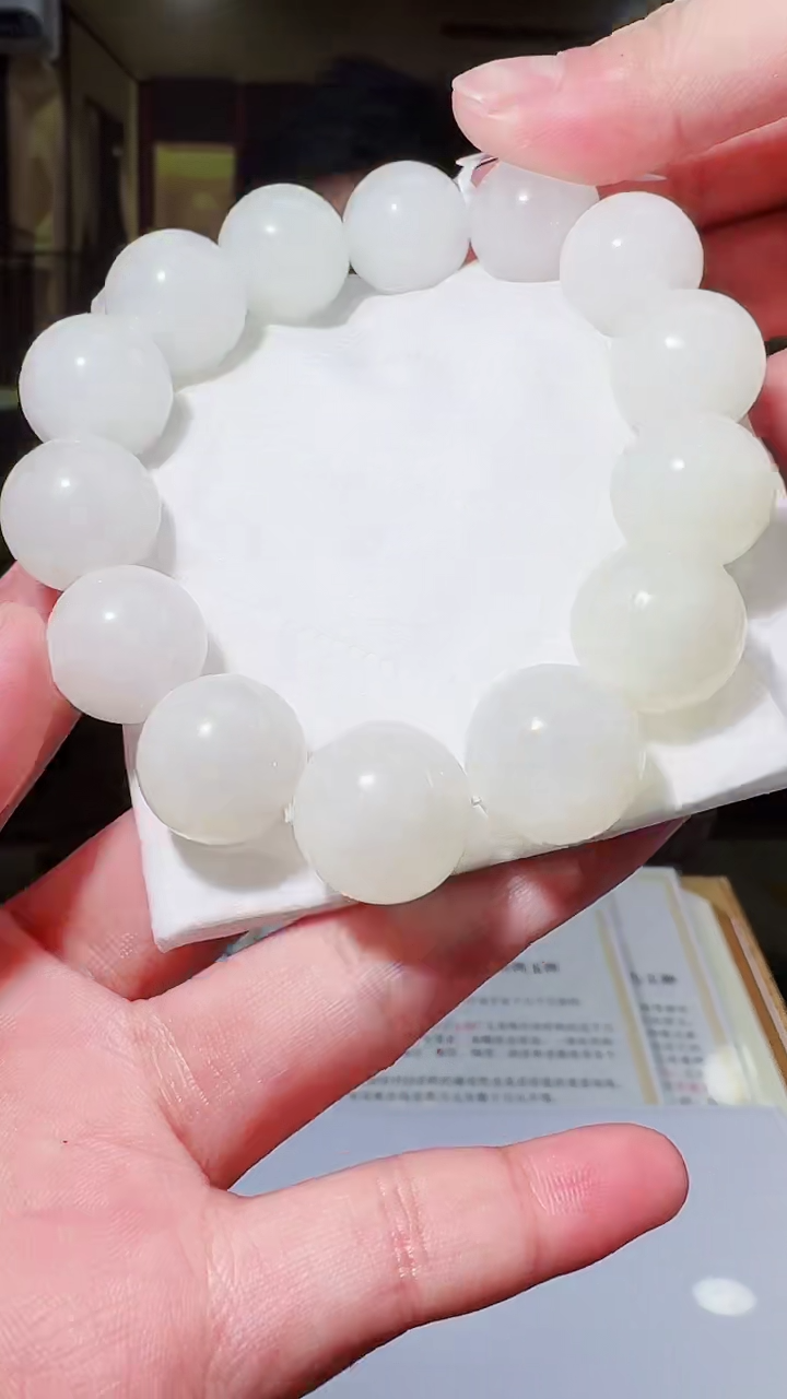 定制和田玉玉润名家天然和田玉（拍一发一）