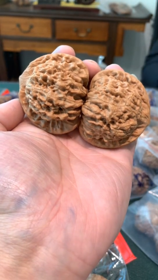 【闪购商品】文玩核桃吊坠官帽核桃