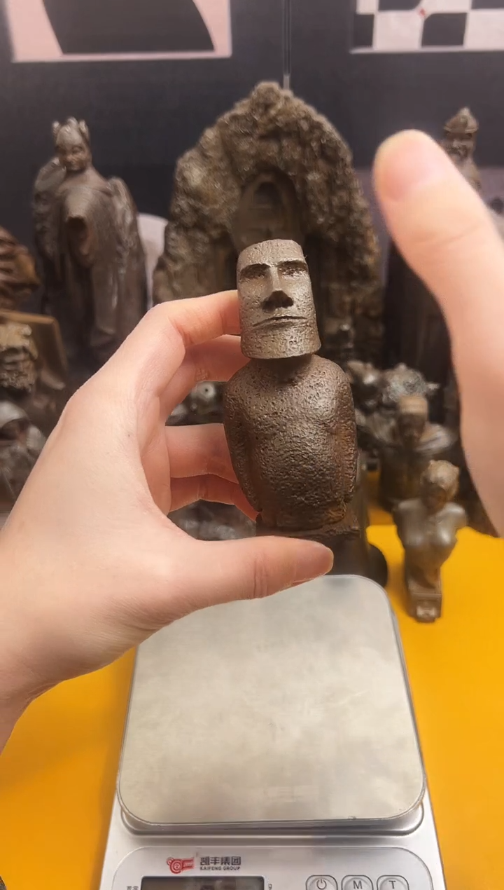 金属铁艺摆件------石像人