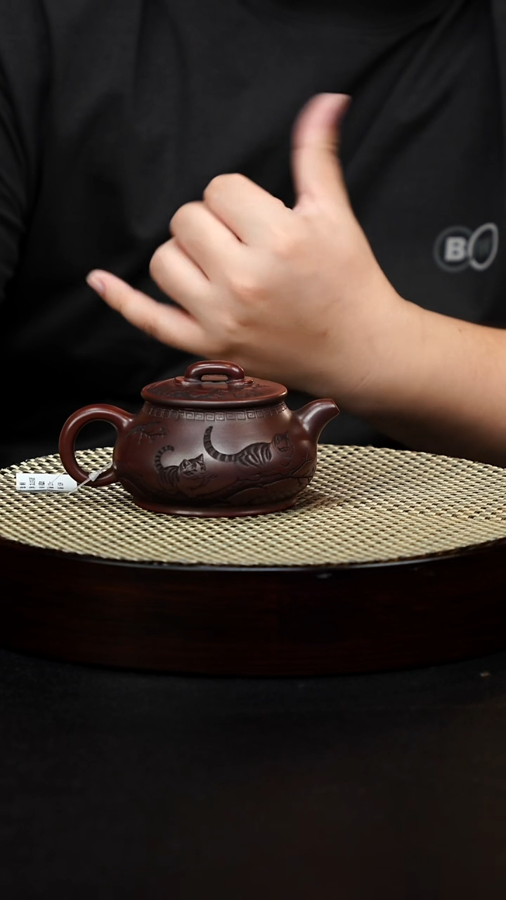 茶壶紫砂刻猫如相 古乌泥