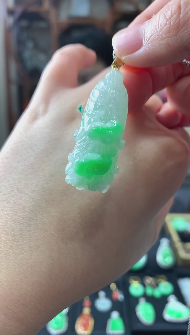 【闪购商品】翡翠吊坠(不含链)18K金镶嵌挂件