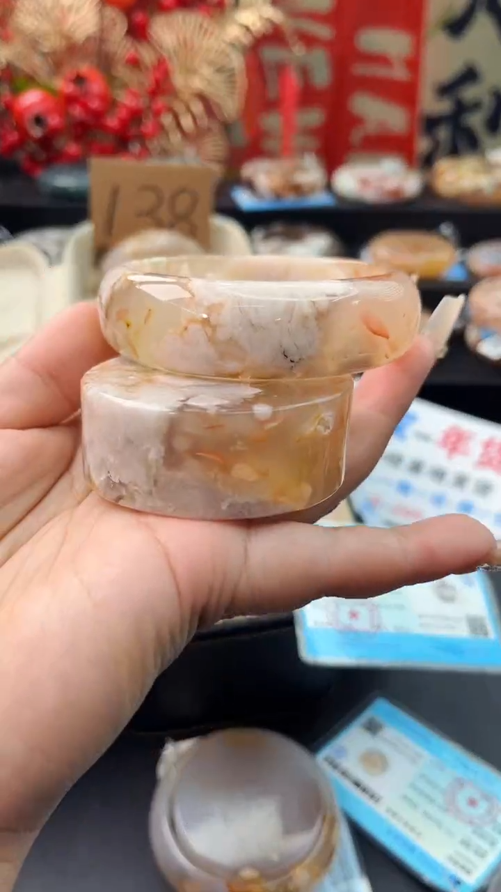 【闪购商品】石英质玉手镯未镶嵌赠送镯心（56圈口）