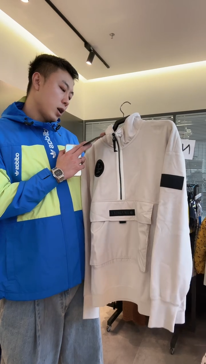 AJ0802-102-XL  耐克