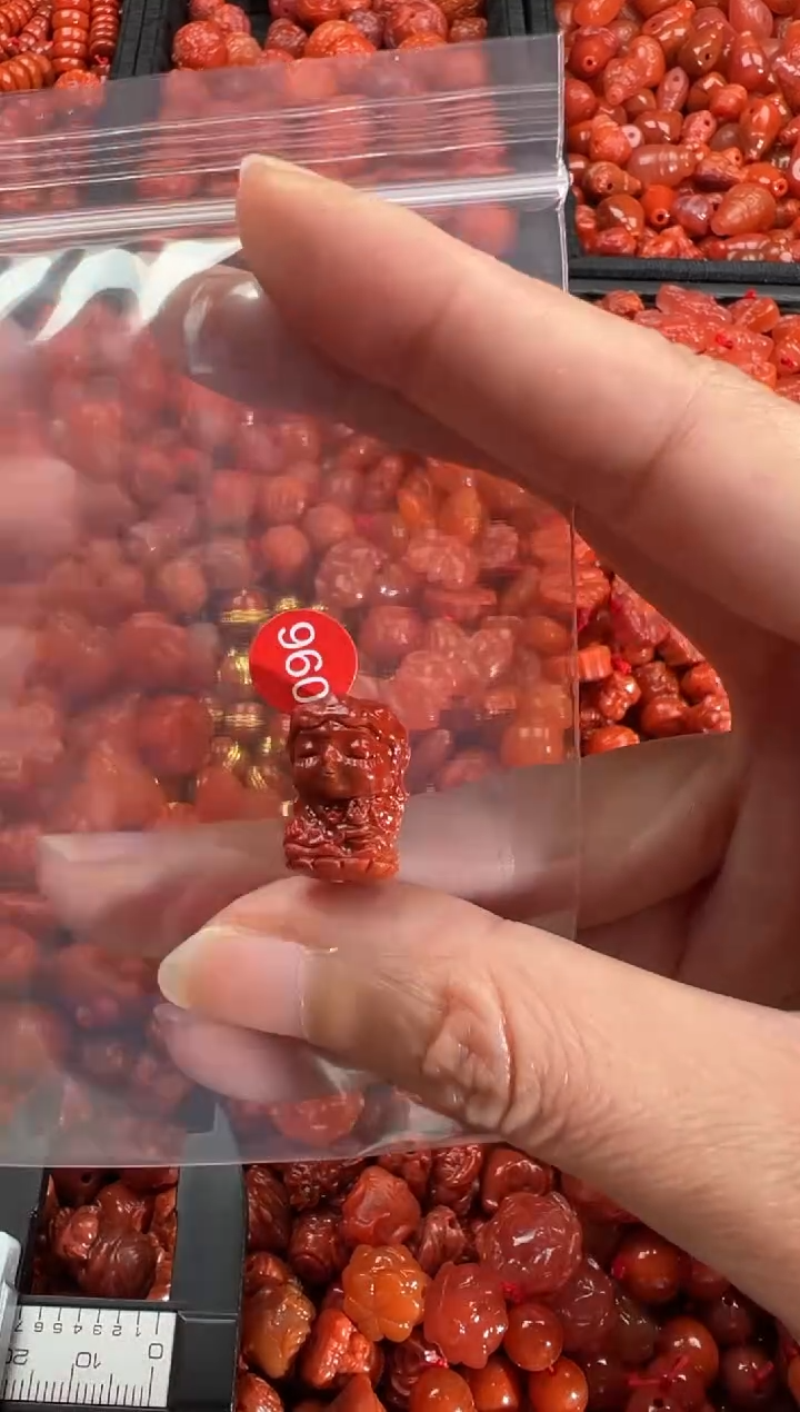 【闪购商品】南红玛瑙颈饰未镶嵌1
