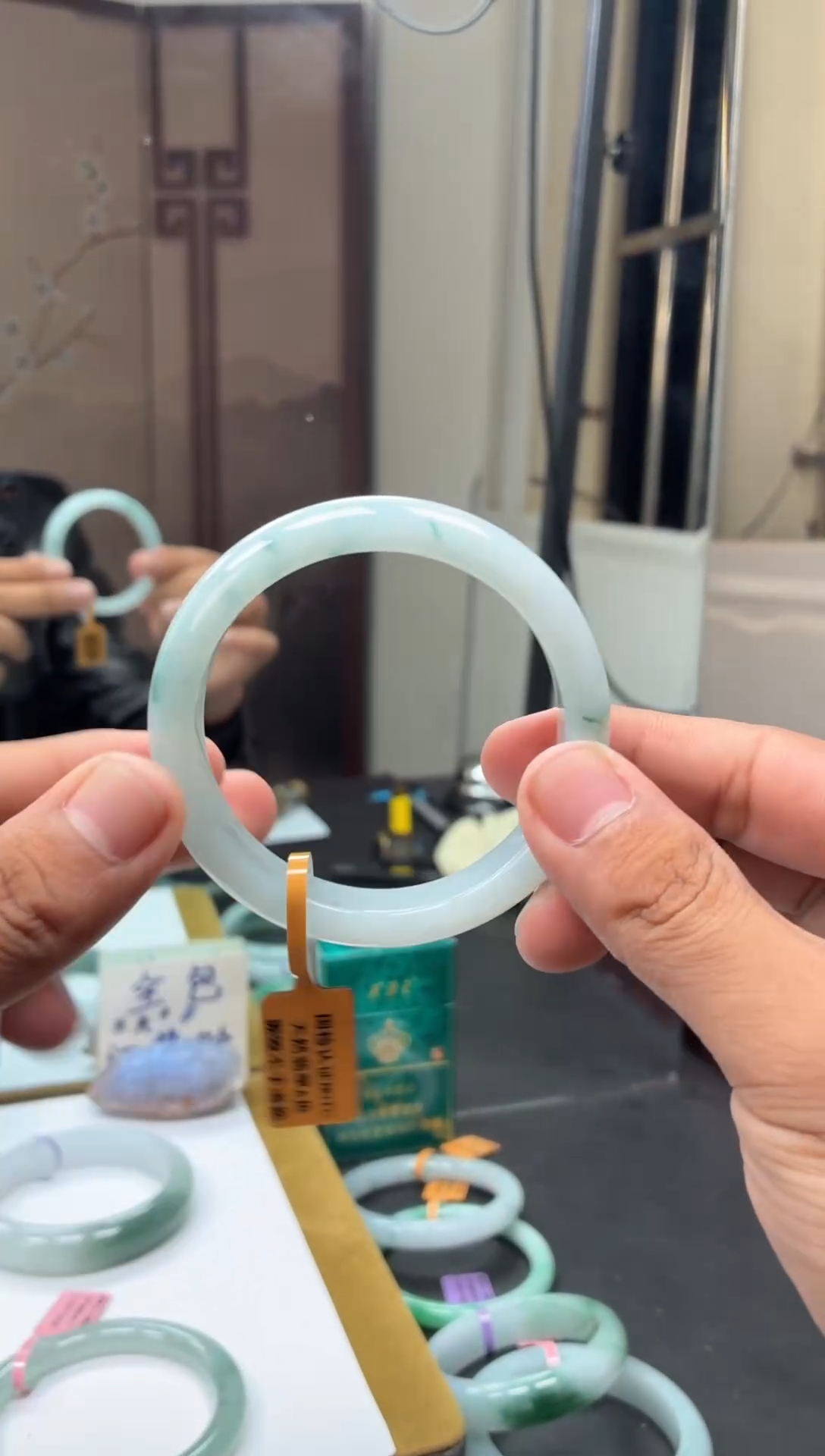 未镶嵌手镯翡翠底装干净细腻牛奶胶白飘花 7号  55圈口