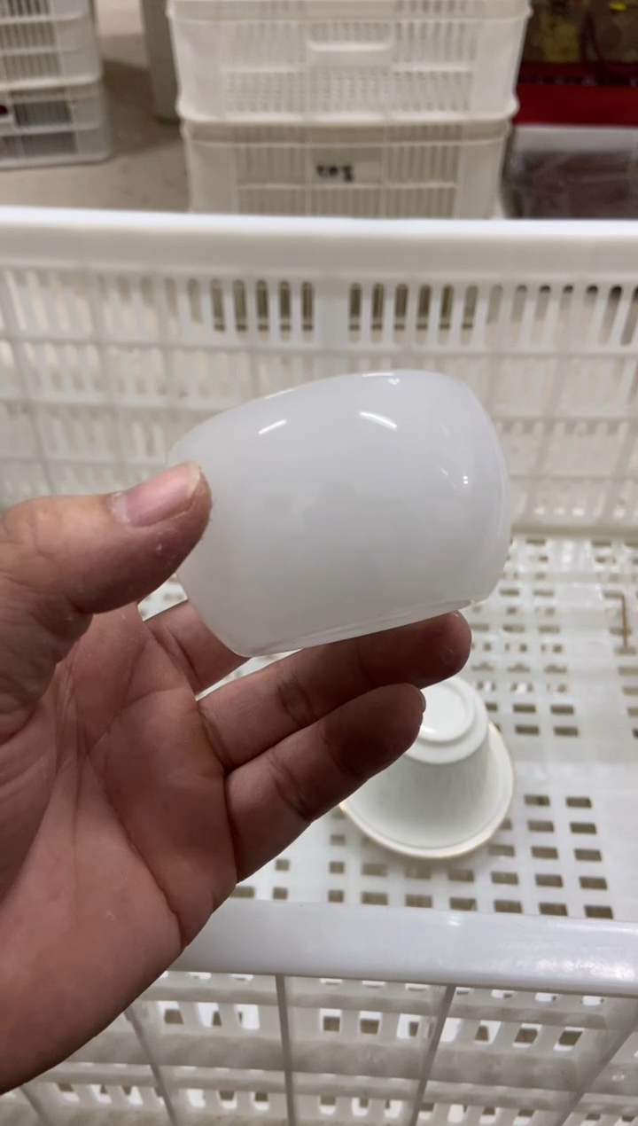 无运费险有瑕疵的摄影的产品有使用过的痕迹有点脏介意勿拍