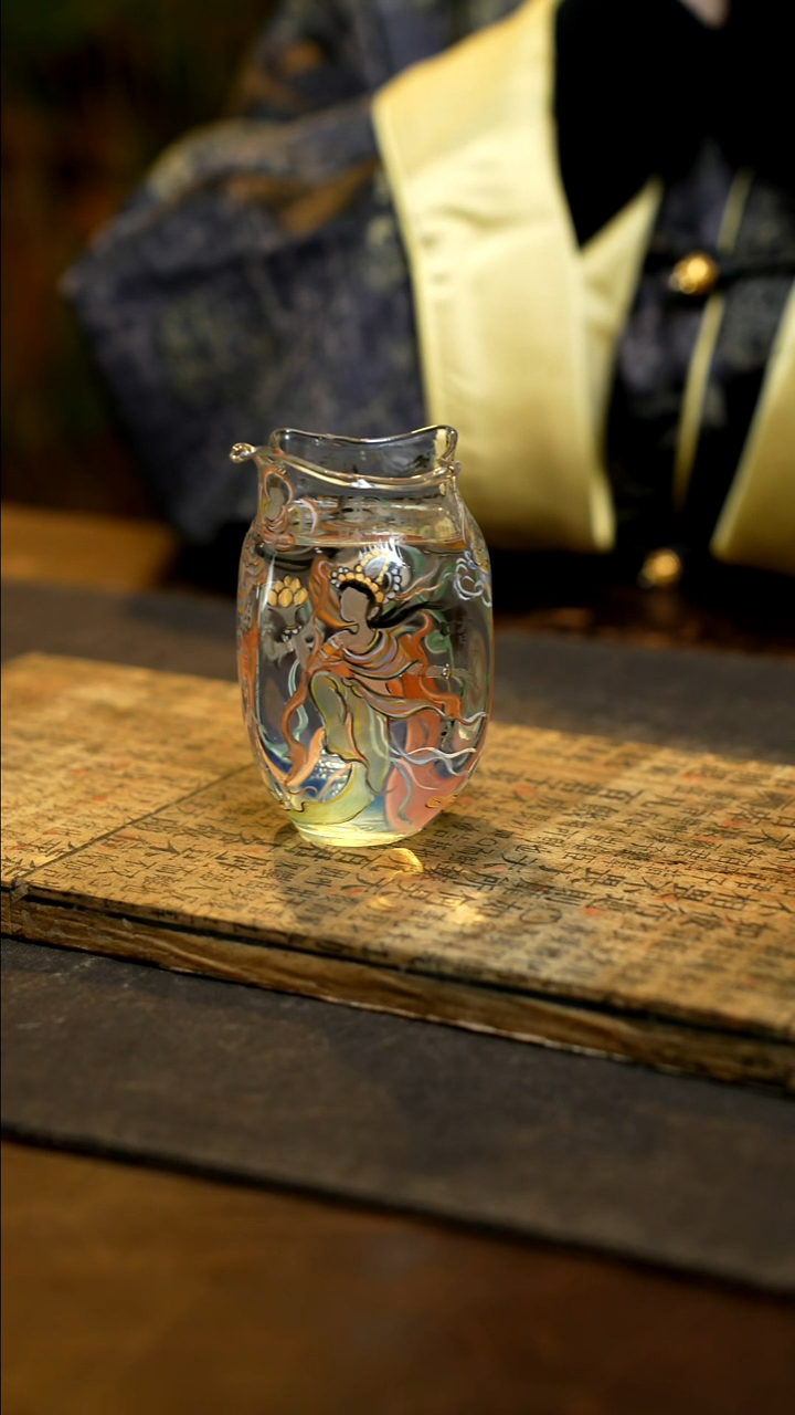 圆圆老师手作手持金莲飞天美女公道杯