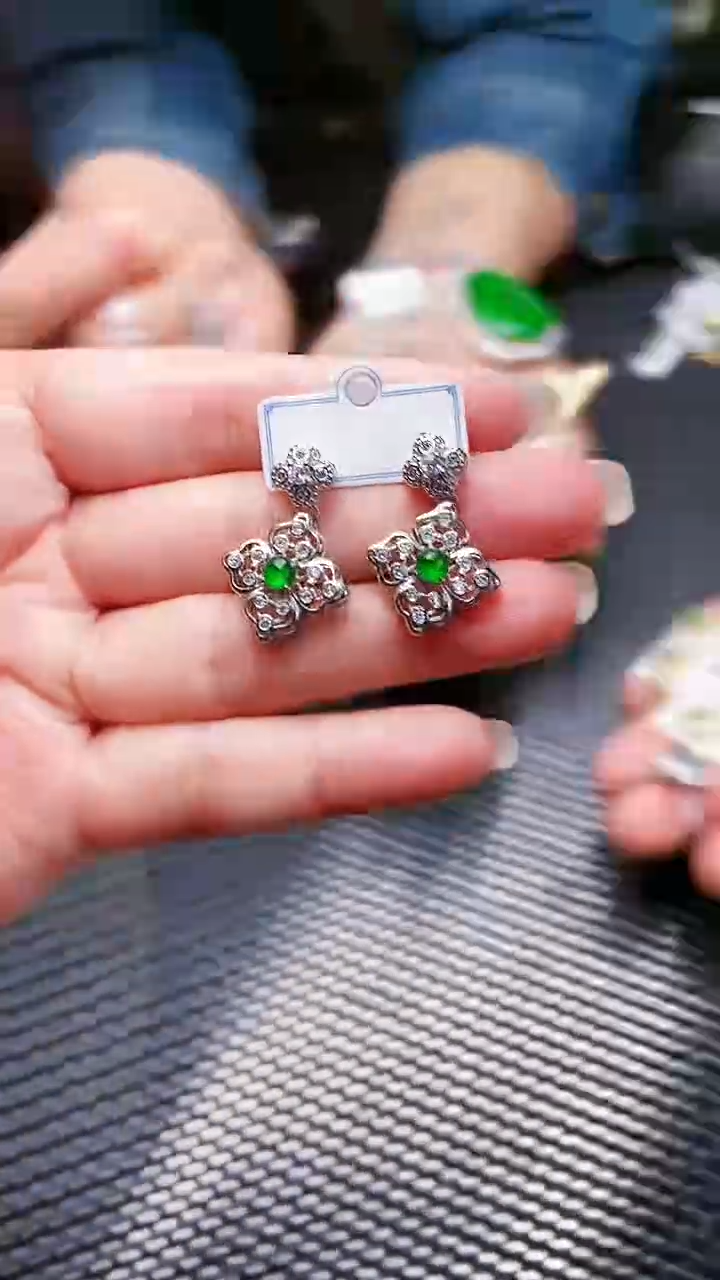 【闪购商品】翡翠耳饰未镶嵌1111111111