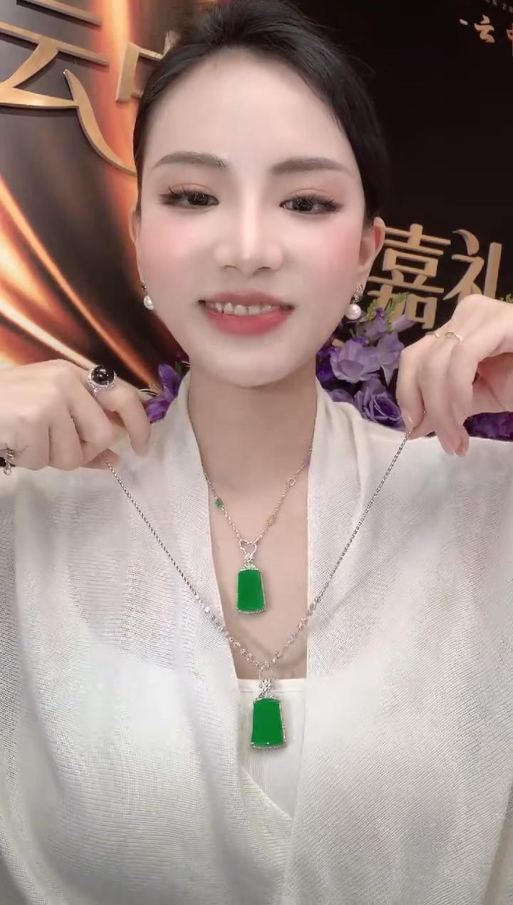 【云中意】18K金 翡翠无事牌吊坠（不含链）- 多样性发一件 BGZ