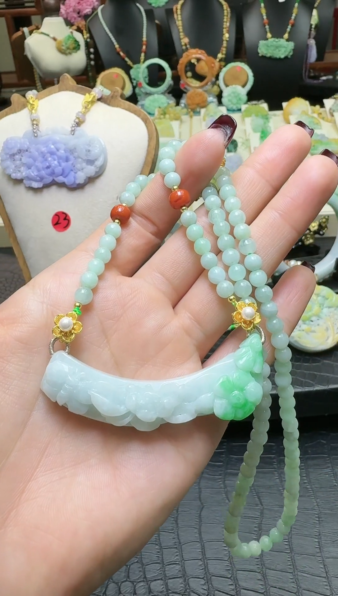 【闪购商品】翡翠颈饰未镶嵌天然翡翠弯弯