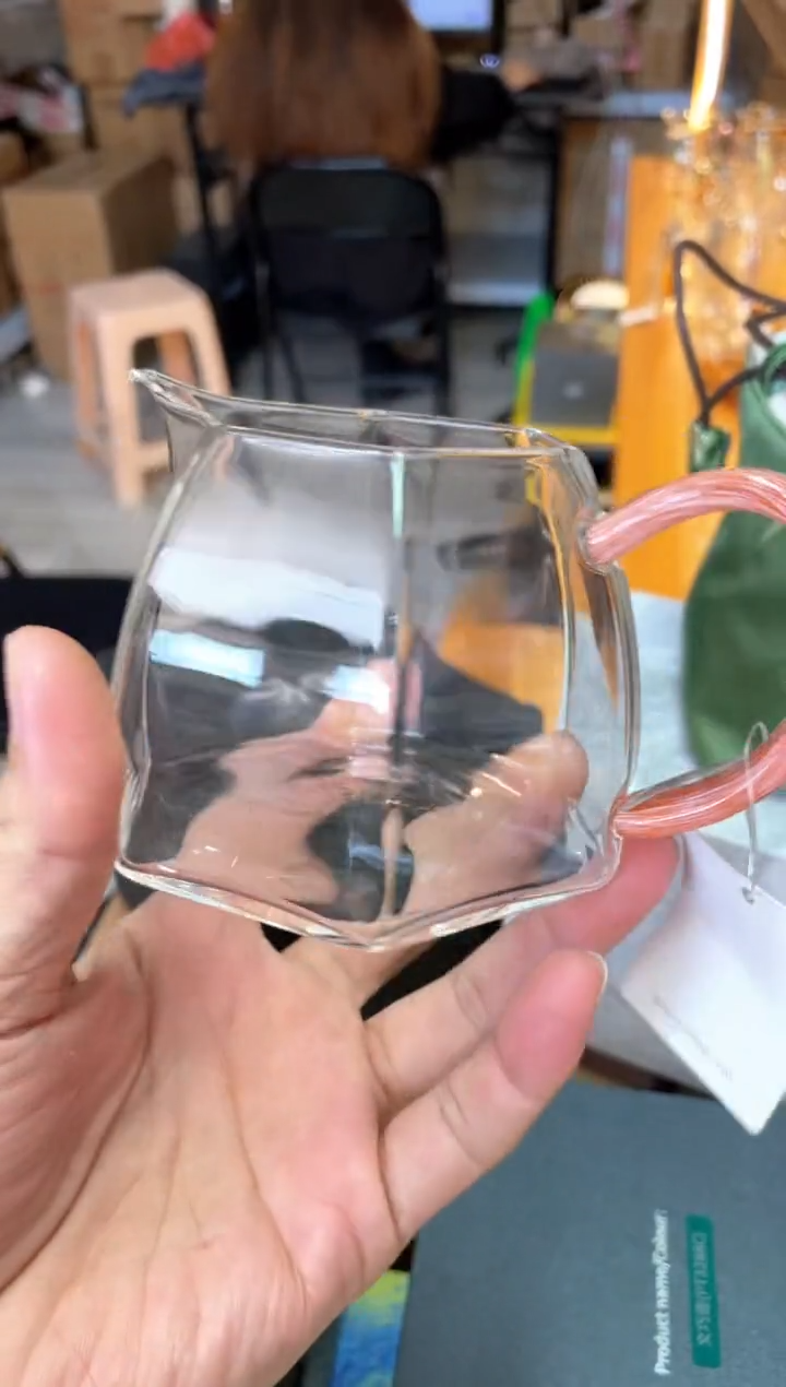 棱然霞彩公道杯     