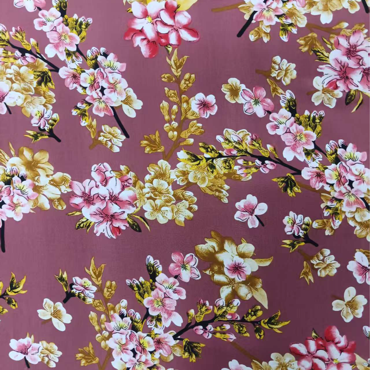 棉绸粉底繁樱面料（不支持七天无理由退换201元商品）