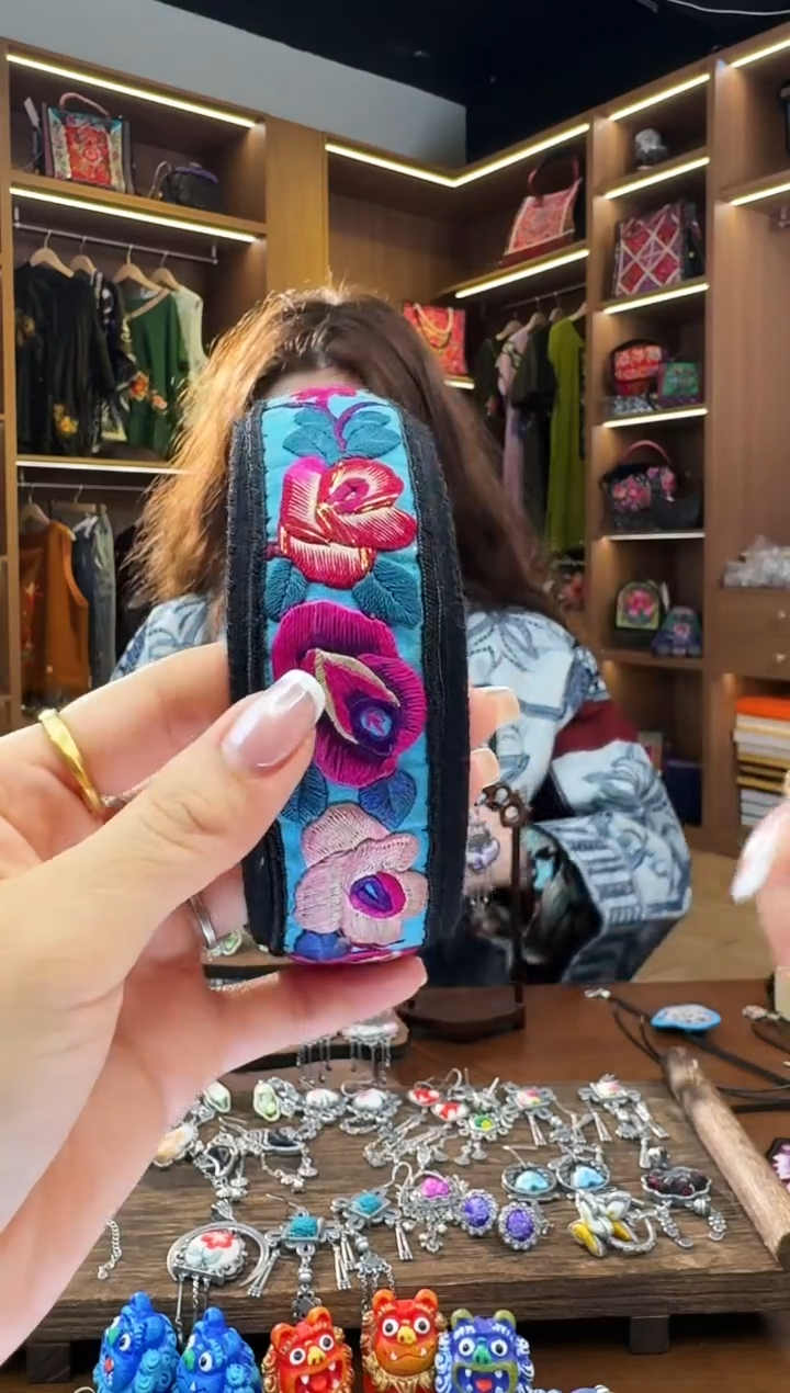 【闪购商品】织绣L591黔东南苗族刺绣