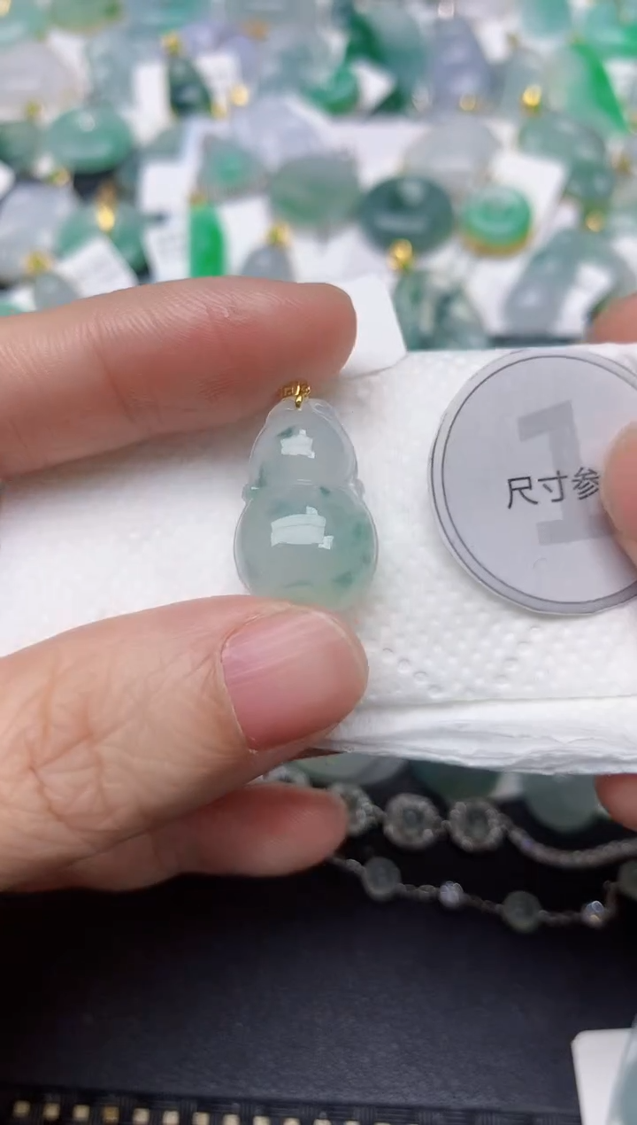 颈饰18K金镶嵌翡翠天然缅甸A货翡翠