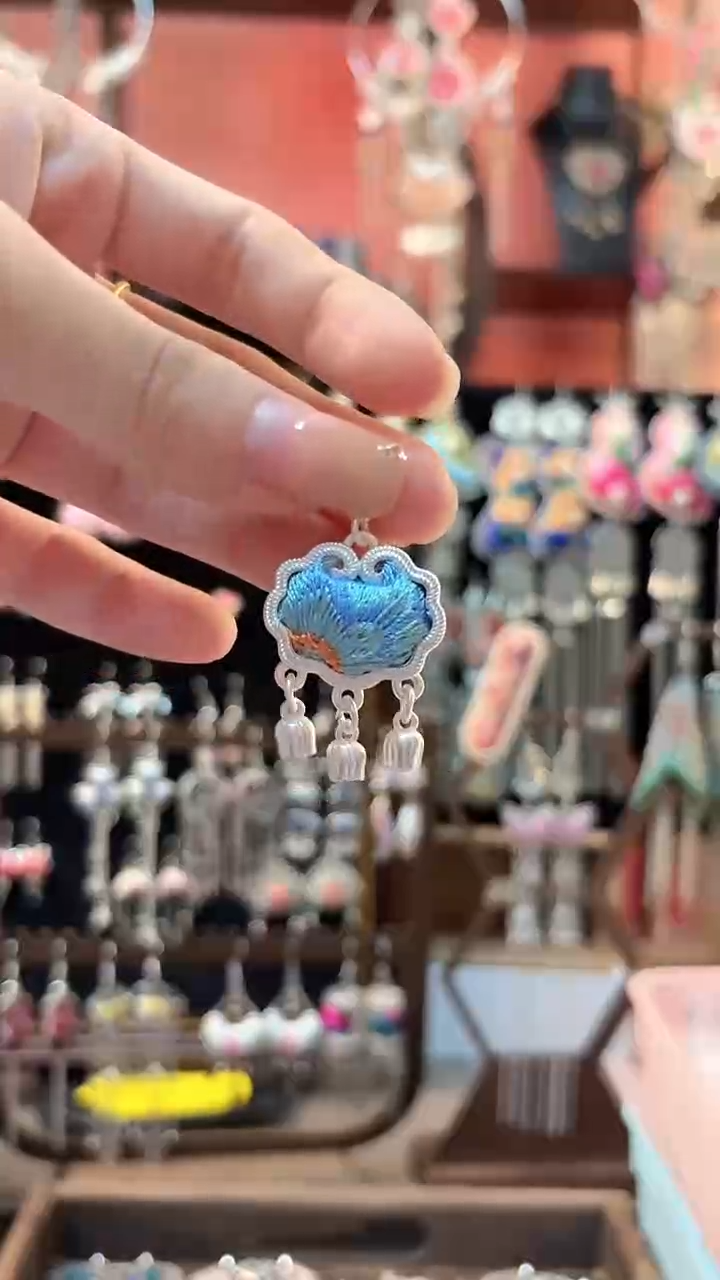 织绣 云织谣民族风精美饰品   106