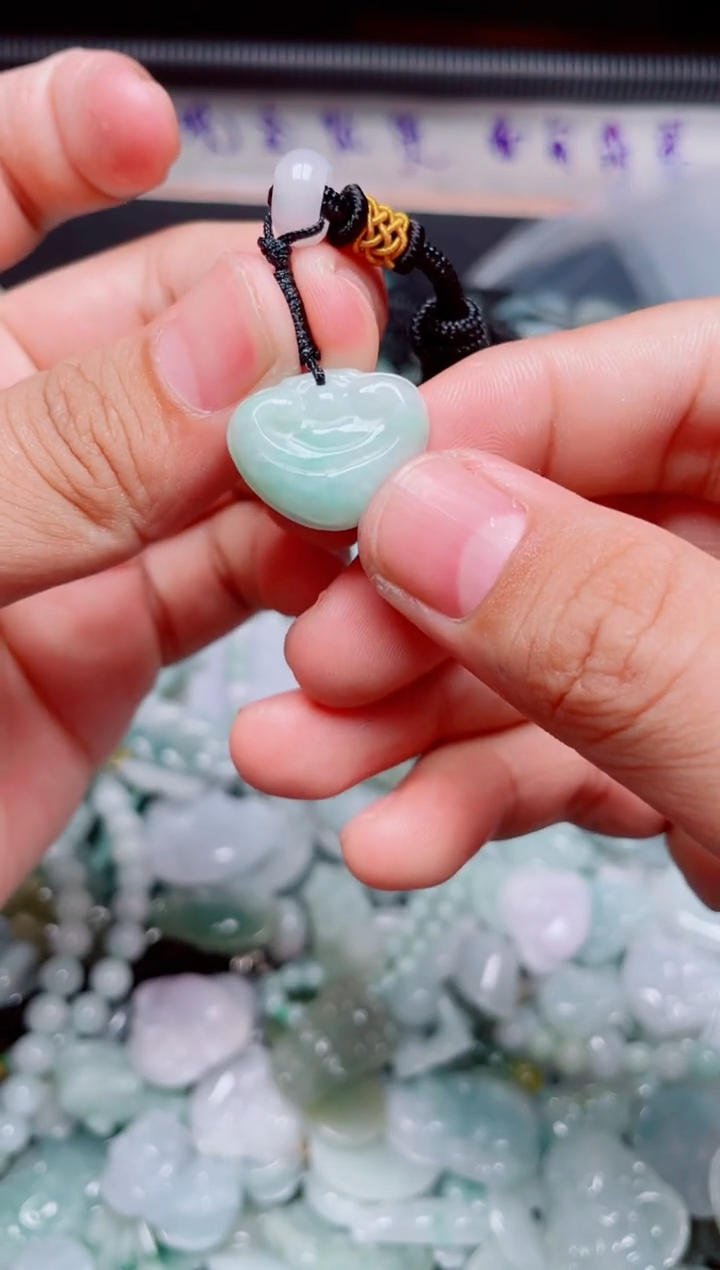 翡翠未镶嵌颈饰翡翠吊坠（不含链）59