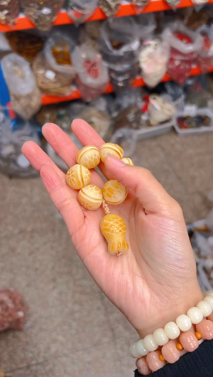 吊坠菩提根/象牙果富甲天下手捻 黄色