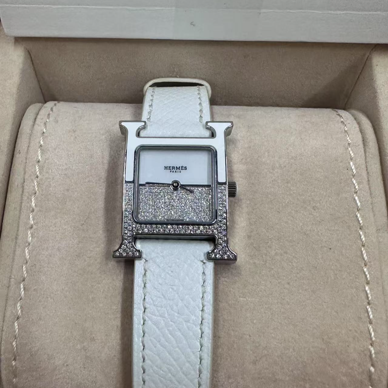 99新 Hermes/爱马仕 小花6枫中号半钻H标表 白色珐琅石英女表