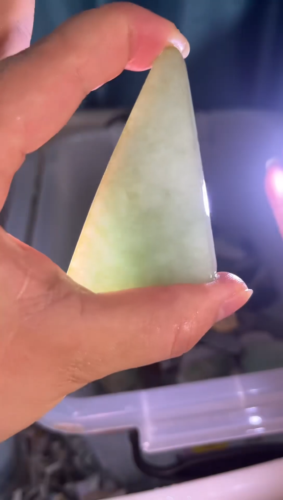 翡翠挂件未镶嵌翡翠