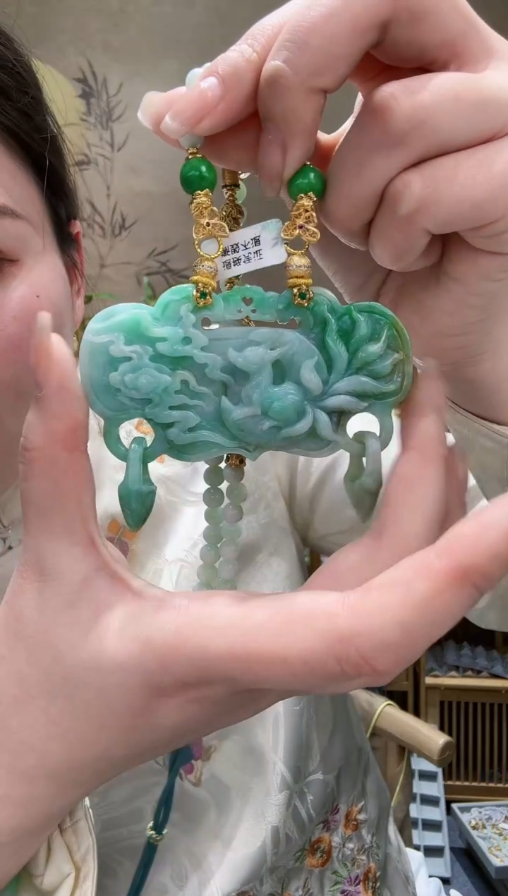 【闪购商品】翡翠颈饰未镶嵌吊坠