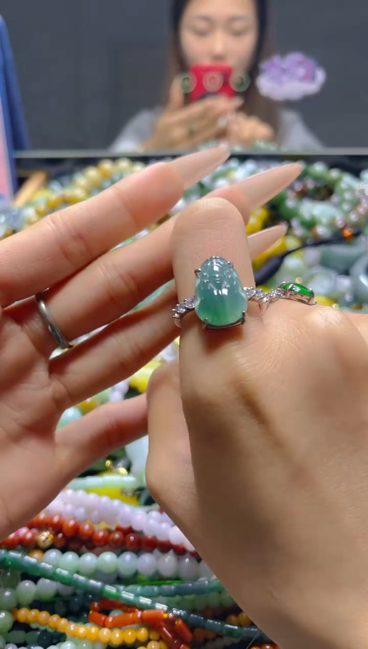 颈饰未镶嵌翡翠/F/翡翠A货，一件也是批发价