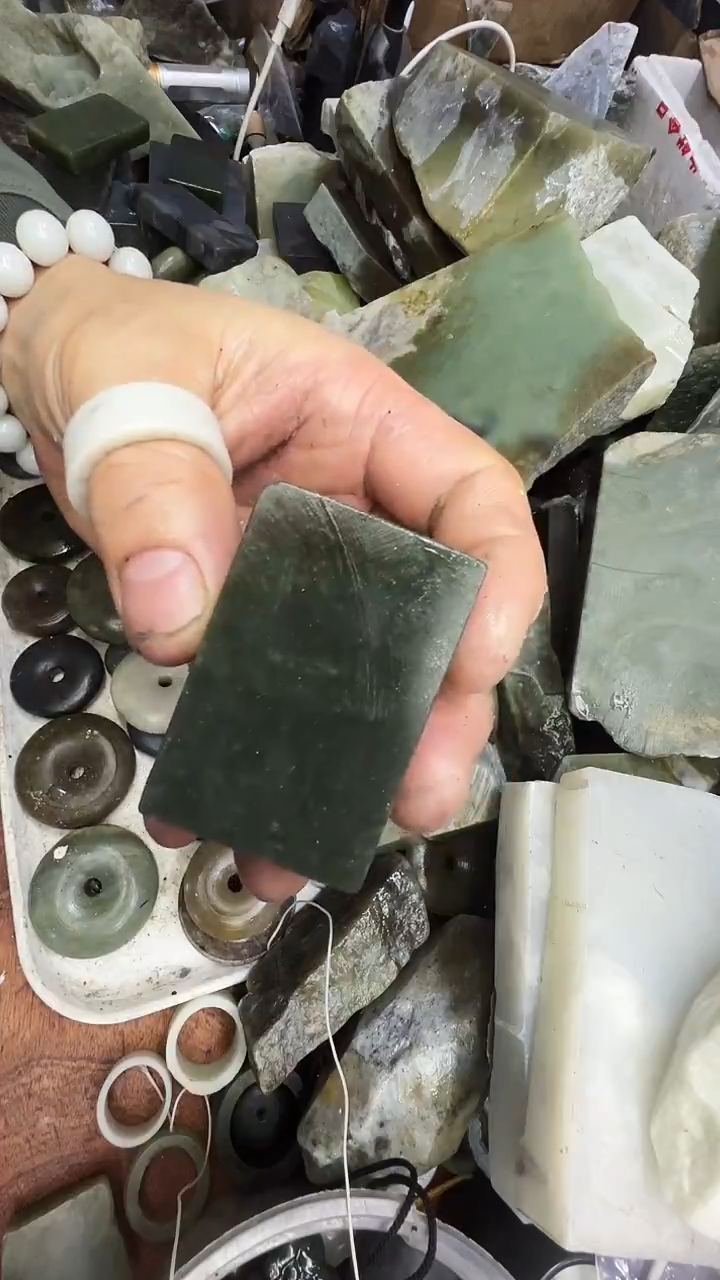 未镶嵌和田玉珠宝半成品牌子