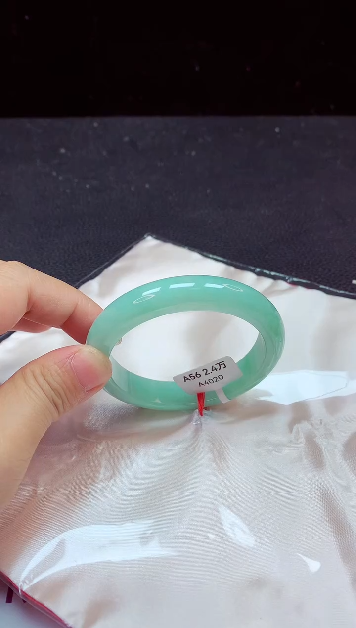 【闪购商品】翡翠手镯未镶嵌正圈56