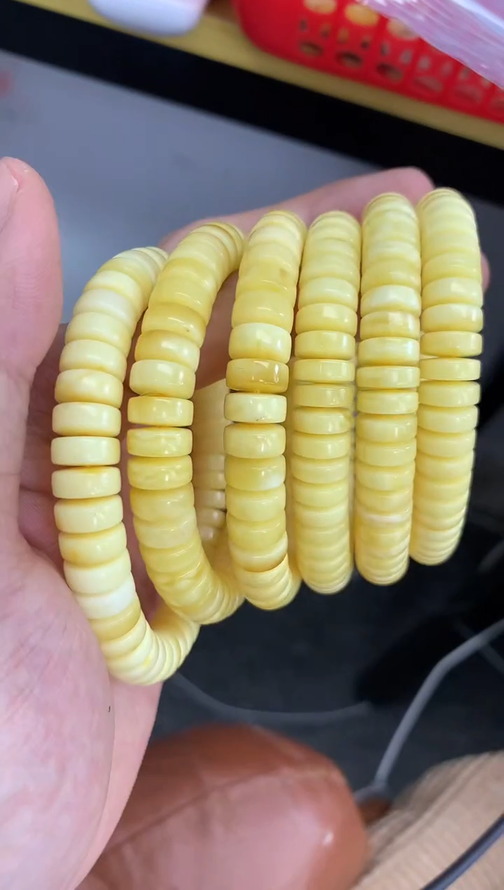 【闪购商品】琥珀裸石未镶嵌手串多样性发其一