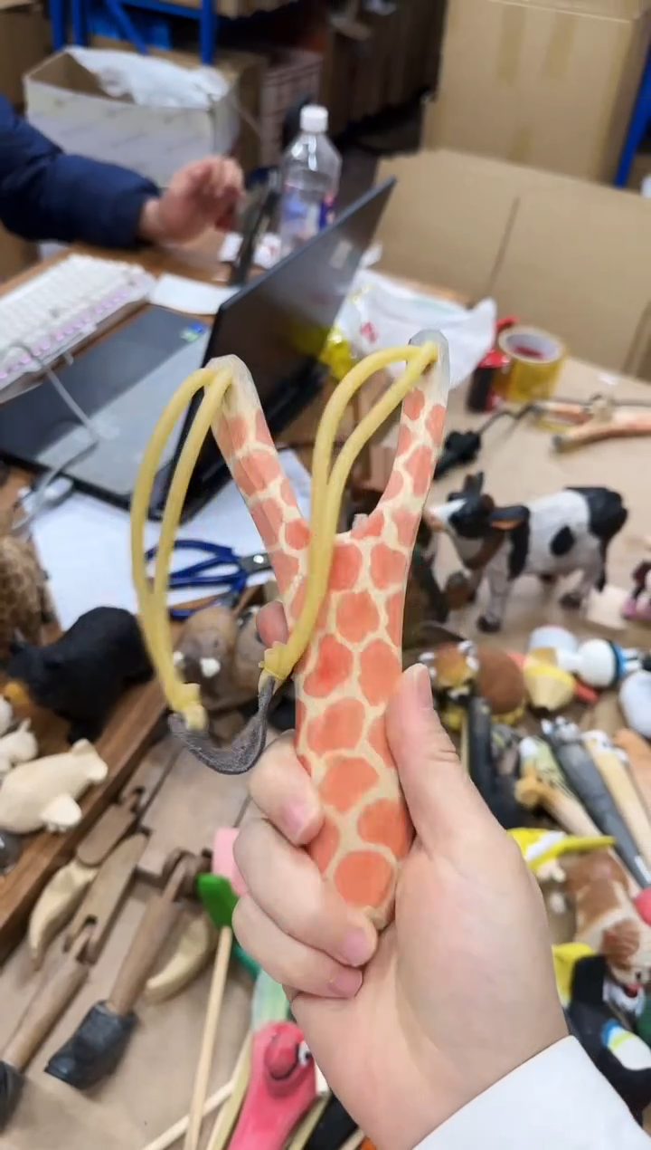木长颈鹿弹弓雕刻
