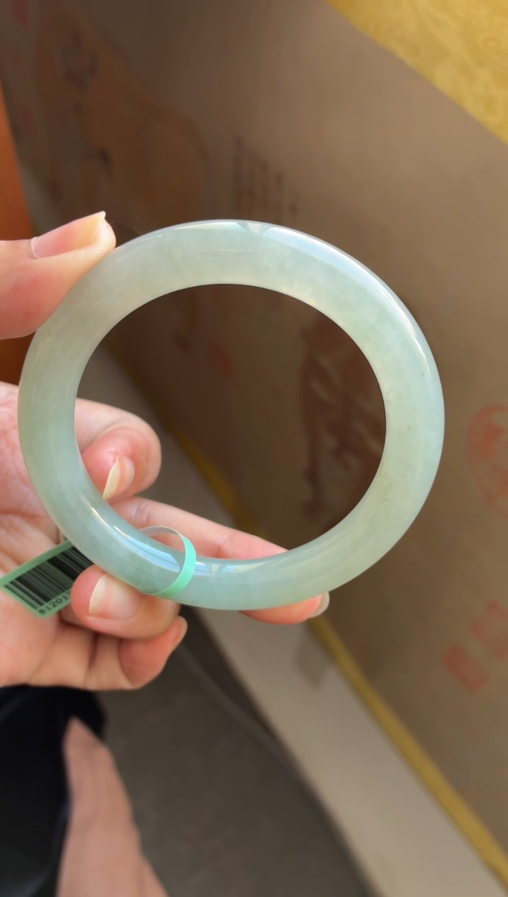 未镶嵌手镯翡翠（一定要买）高种水 冰透胶晴水绿圆条11号