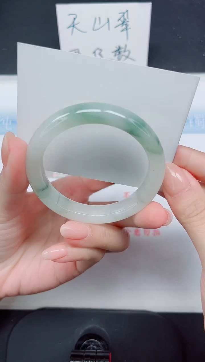 【闪购商品】石英质玉手镯未镶嵌17-53.9