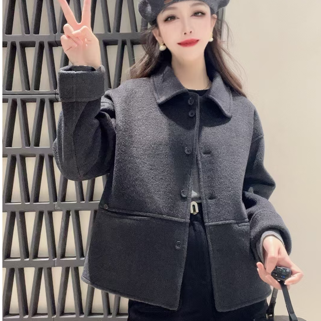 96013 秋冬女士方领时尚双面呢短款大衣 三楼