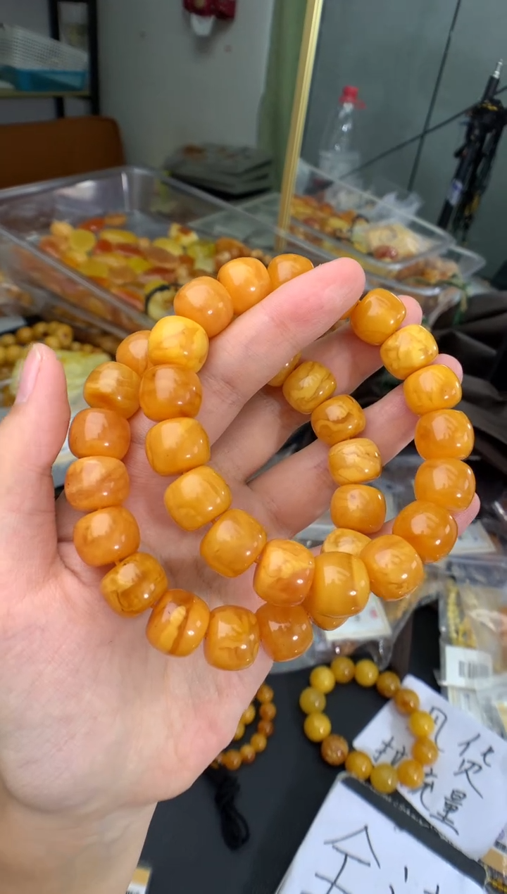 蜜蜡未镶嵌珠宝奇石多样性发一件
