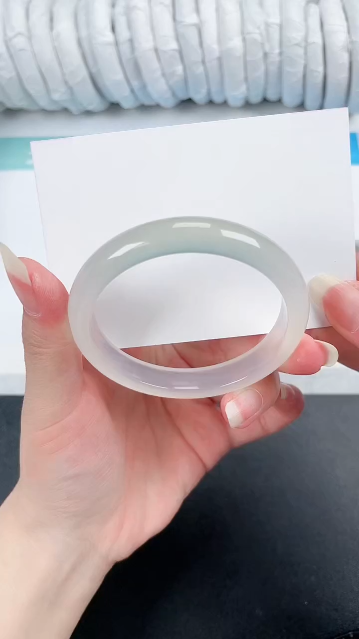 【闪购商品】石英质玉手镯未镶嵌117-56.5